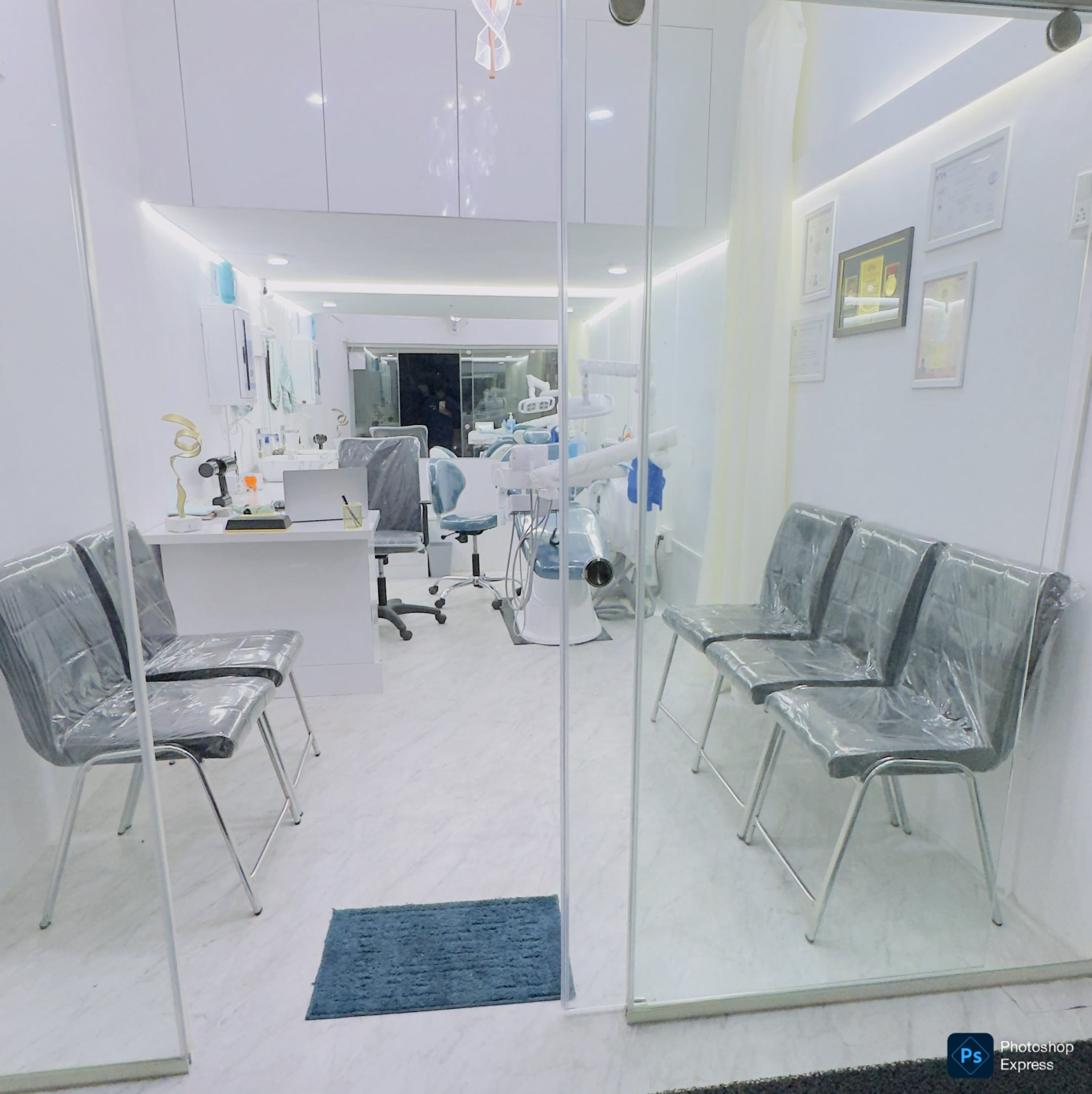 Reception and waiting area at SmilePod Dental Clinic